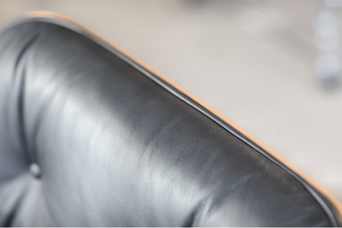 Charles & Ray Eames Lounge Chair von Vitra – 2024, Santos-Palisander & Schwarzes Leder, lebendige Maserung