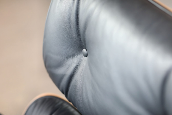 Charles & Ray Eames Lounge Chair von Vitra – 2024, Santos-Palisander & Schwarzes Leder, lebendige Maserung