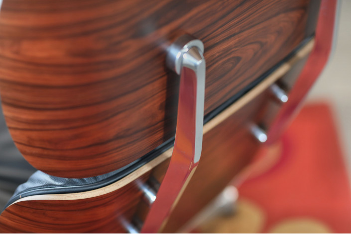 Charles & Ray Eames Lounge Chair von Vitra – 2024, Santos-Palisander & Schwarzes Leder, lebendige Maserung