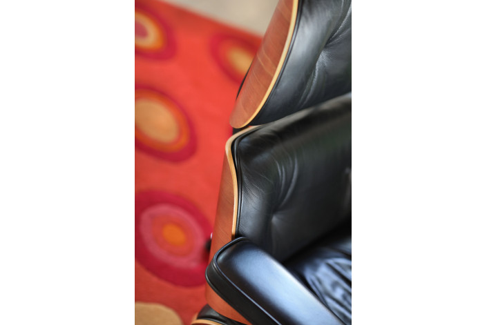 Charles & Ray Eames Lounge Chair von Vitra – ca. 2000, Kirschholz & Schwarzes Leder