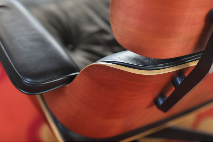 Charles & Ray Eames Lounge Chair von Vitra – ca. 2000, Kirschholz & Schwarzes Leder