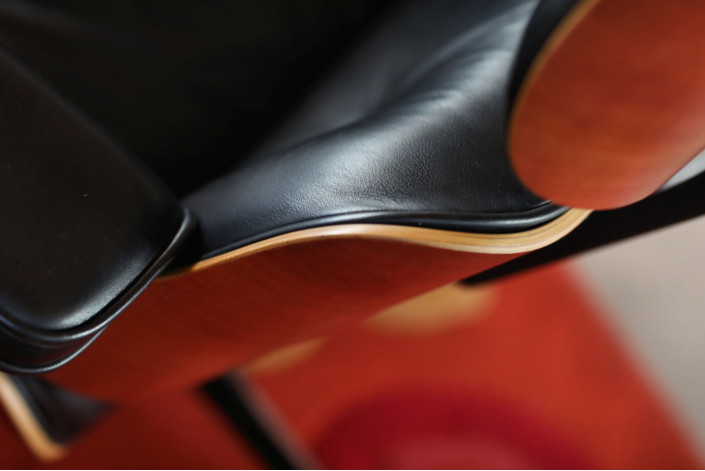 Charles & Ray Eames Lounge Chair von Vitra – ca. 2000, Kirschholz & Schwarzes Leder