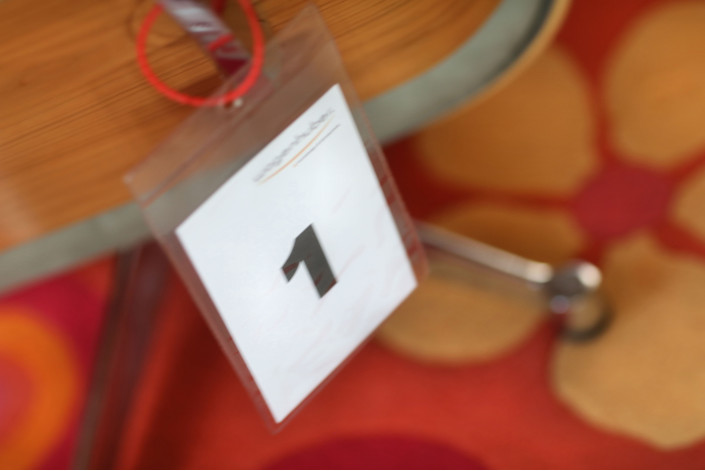 Charles & Ray Eames Lounge Chair mit Ottoman von Vitra – Originalklassiker in Nussbaum & Grau