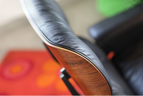 Charles & Ray Eames Lounge Chair mit Ottoman – Hermann Miller by Vitra, Palisander & Schwarzes Leder mit Patina, ca. 1970–1980